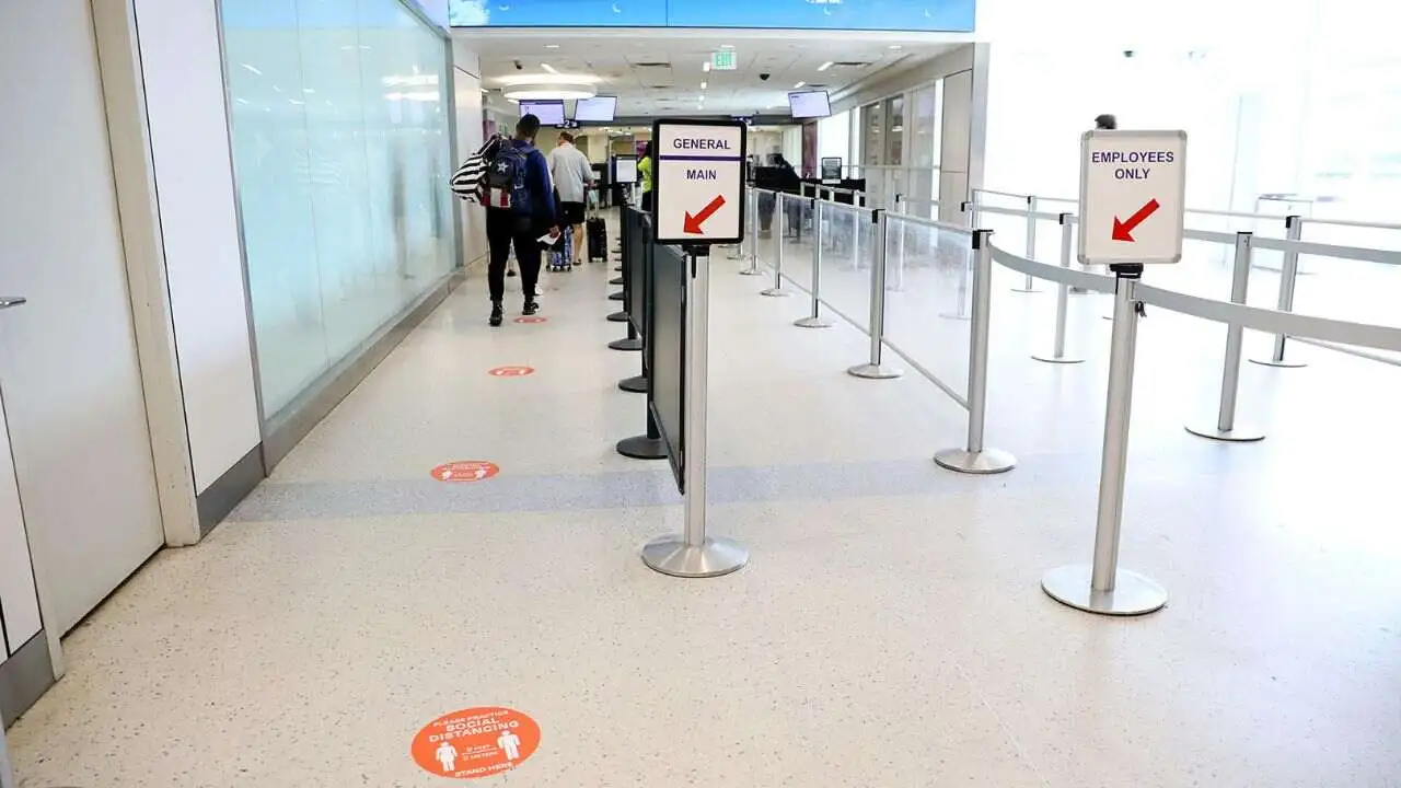 DFW security wait times and TSA checkpoints at Dallas Fort Worth Airport