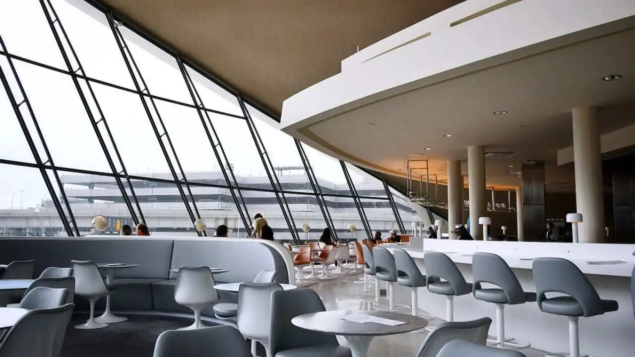 JFK Airport restaurants and food outlets across terminals