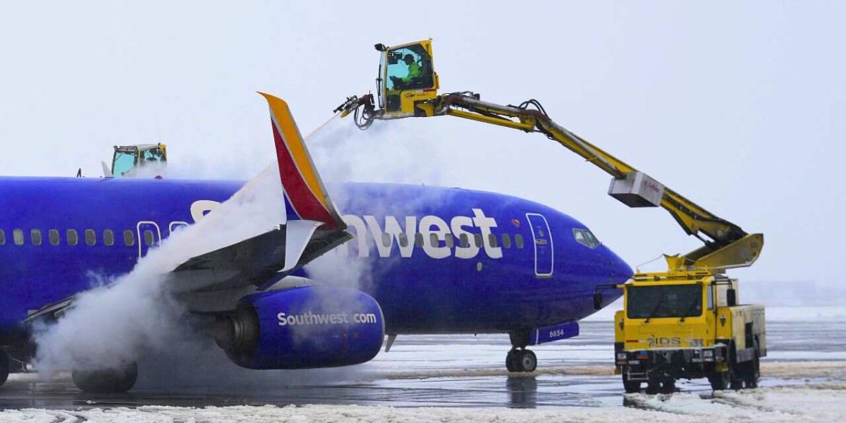 Can Planes Fly in Snow Safely? Complete Guide